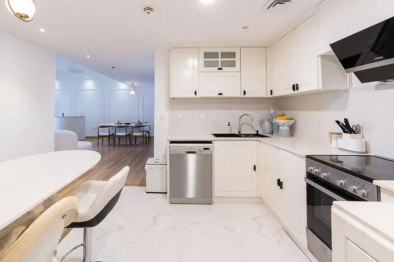 Sunrise To Sunset, Magnificent Dubai Ain Views From Your Spacious 3Br Maids Apartment By Petals Holiday Homes
